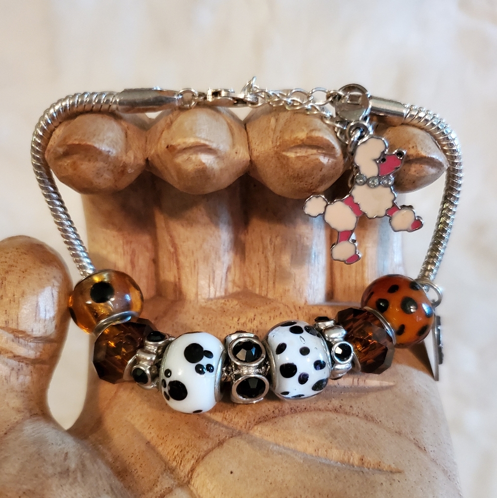 Glass bead charm bracelet
